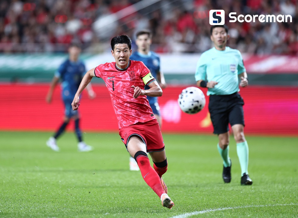 '로테이션+3백 조합+무실점' 홍명보호, 브라질전 '0-5 참패' 극복... 파라과이에 2-0 완승